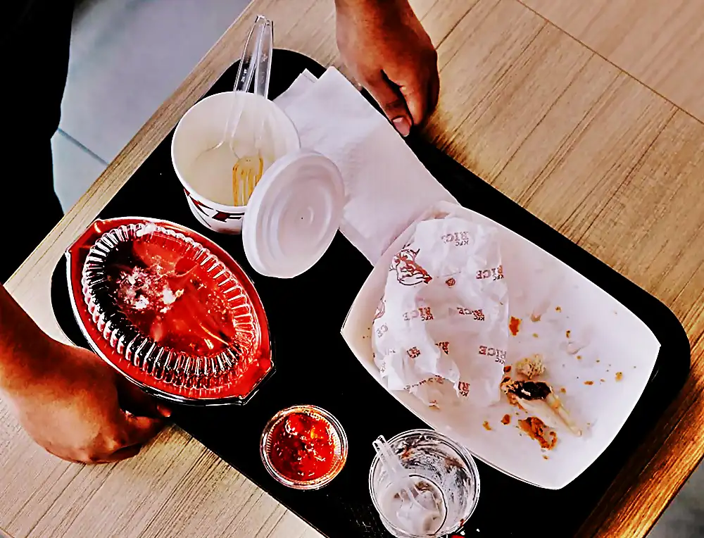 pelayan restoran makanan segera